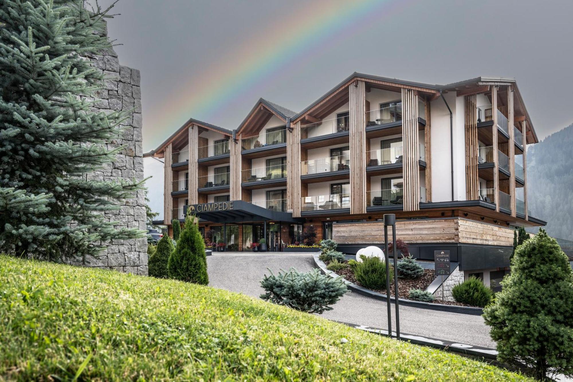 Ciampedie Luxury Alpine Spa Hotel 비고디파사 외부 사진